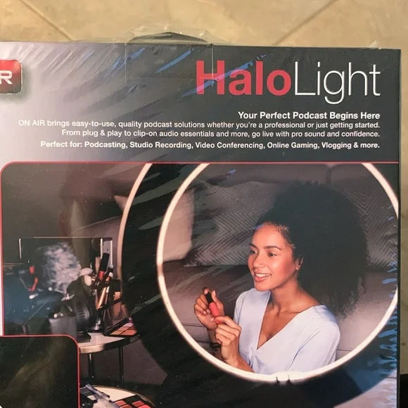 NWT Halo Light 8” LED Ring Light Podcast Series USB Desktop Tripod Stand